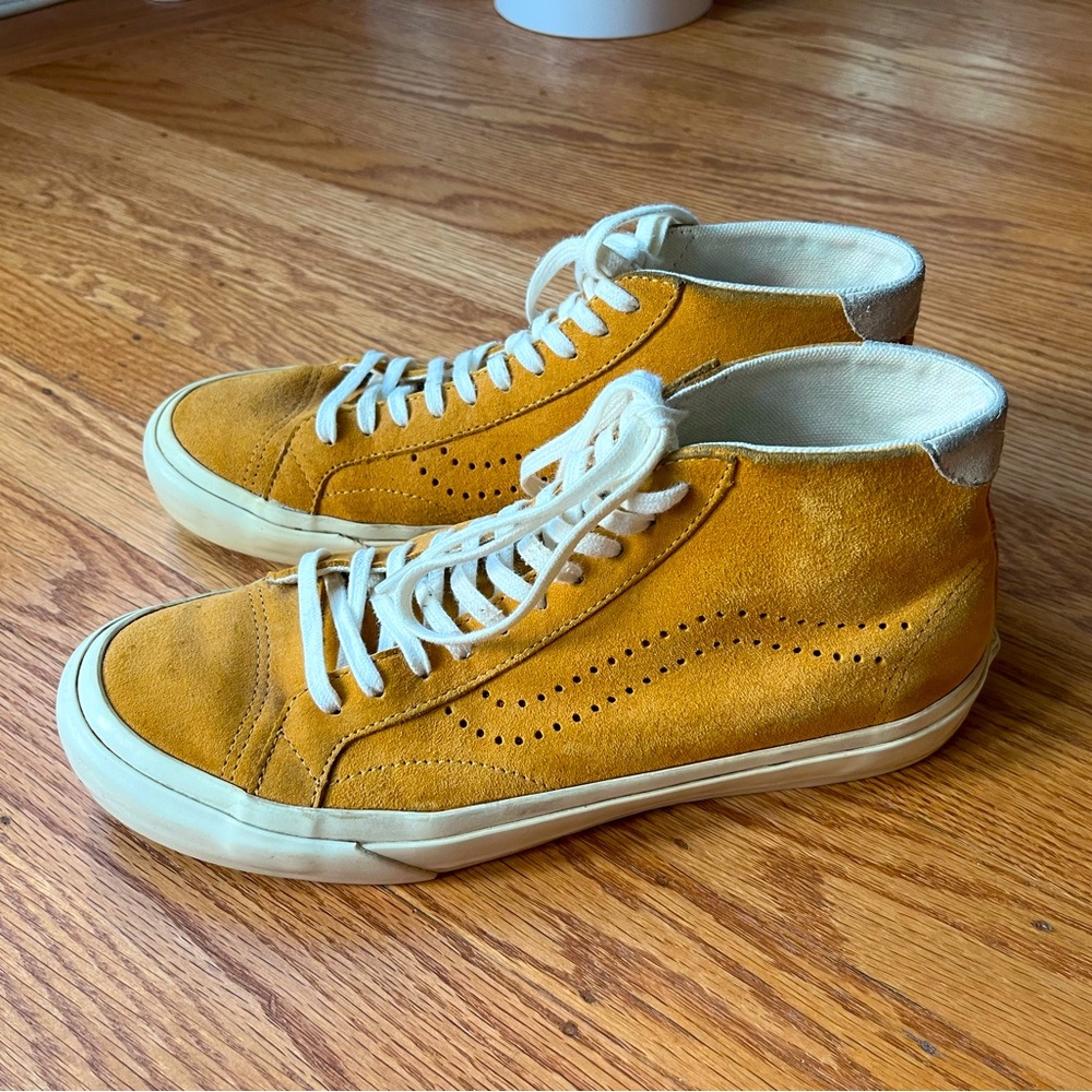 Vans Hi tops suede shoes